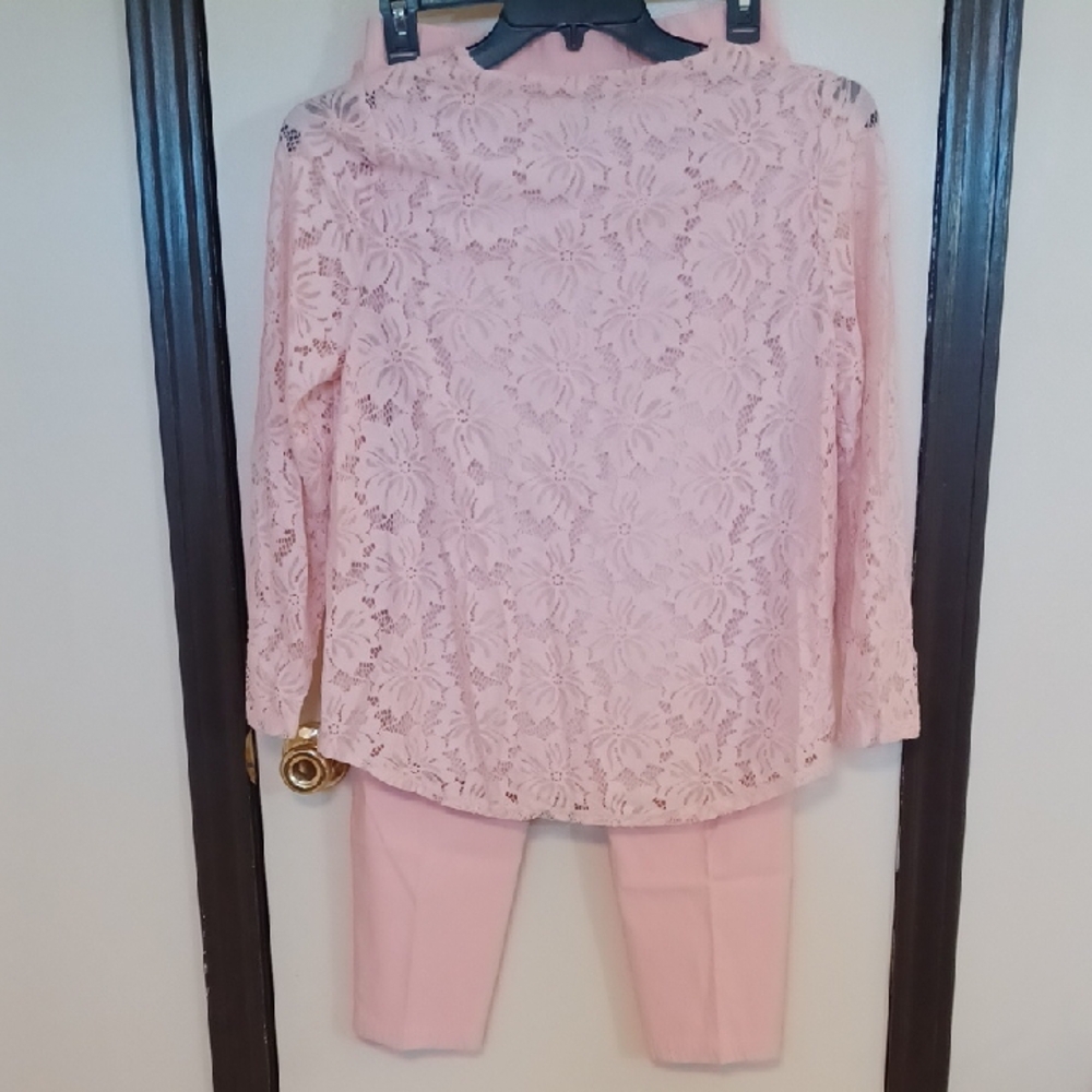 BonWorth Light Pink Lace Top And Matching Soft Capri Pants - Picture 2 of 15